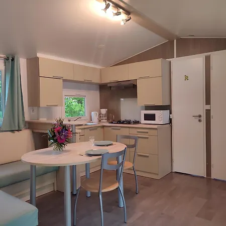 Mobil Home Gite Canal Nantes A Brest 40 Minutes Nantes Et Saint-Nazaire Guenrouet Extérieur photo