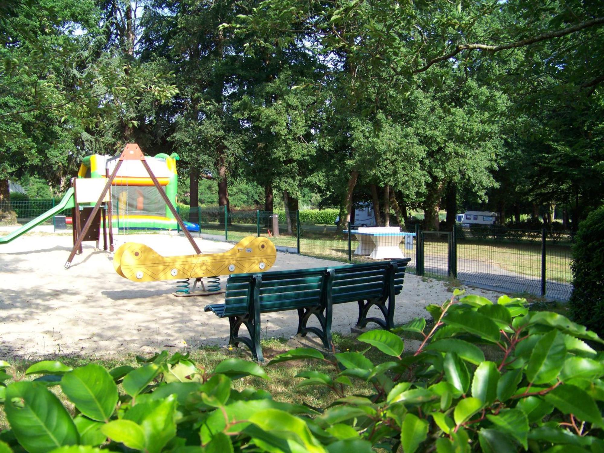 Campsite Mobil Canal Nantes A Brest 40 Minutes Nantes Et Saint-nazaire